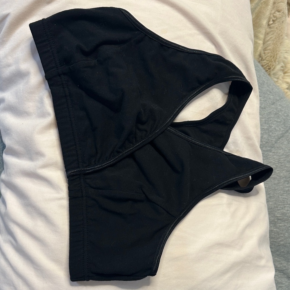2 Cakye Nursing Sports Bras 1 Black & 1 Navy Size Medium - Picture 8 of 9